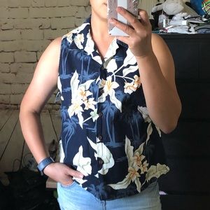 Vintage Floral Sleeveless Hawaiian Blouse